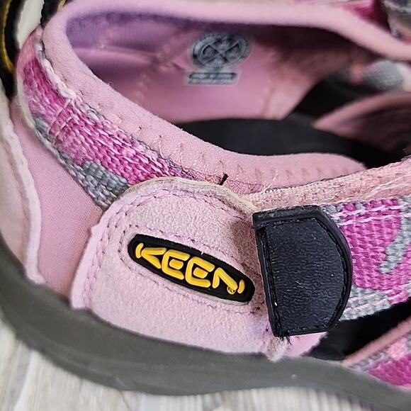 Keen Newport Pink Camo Hking Sandals Kids Size 3 - Picture 3 of 12